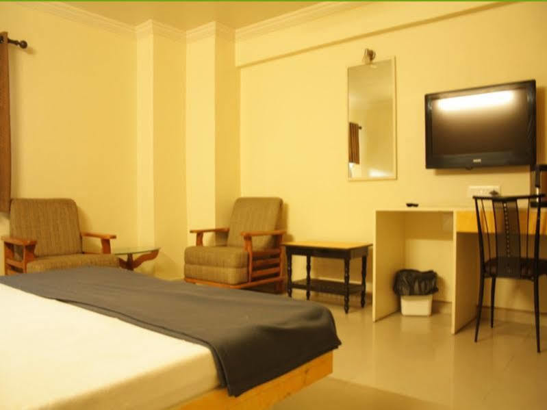 Hotel Dudawat Ahmedabad Exterior foto