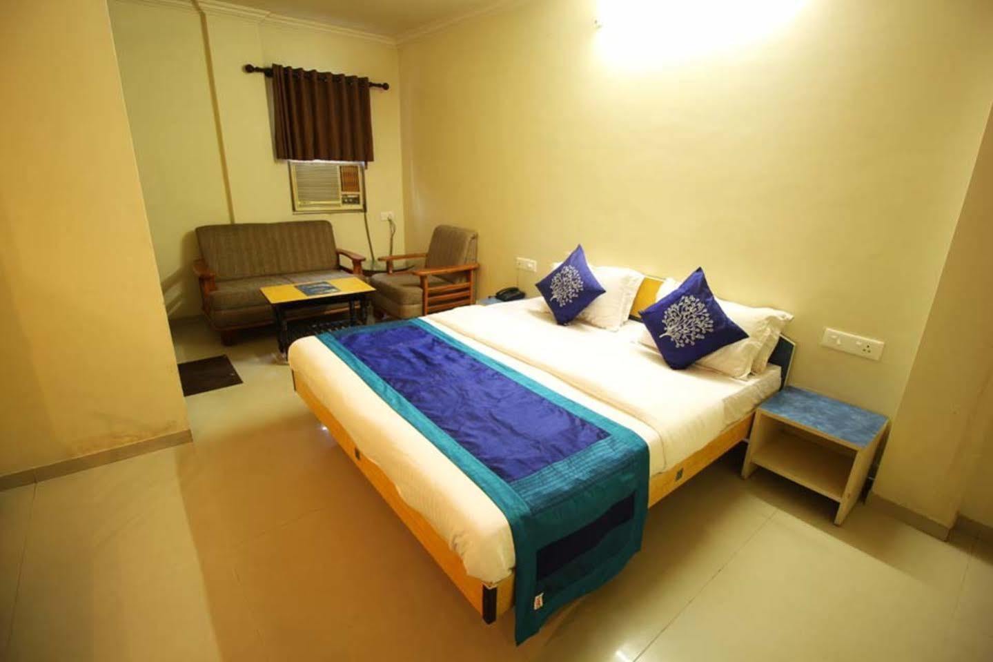 Hotel Dudawat Ahmedabad Exterior foto